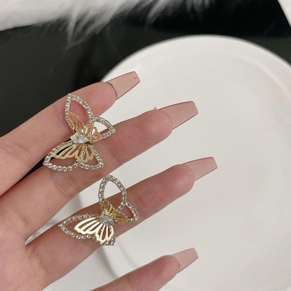 

Niche Design Zinc Zinc Alloy Girl Gift Zircon Stud Earring Hollow Korean Style Earrings Butterfly Earrings