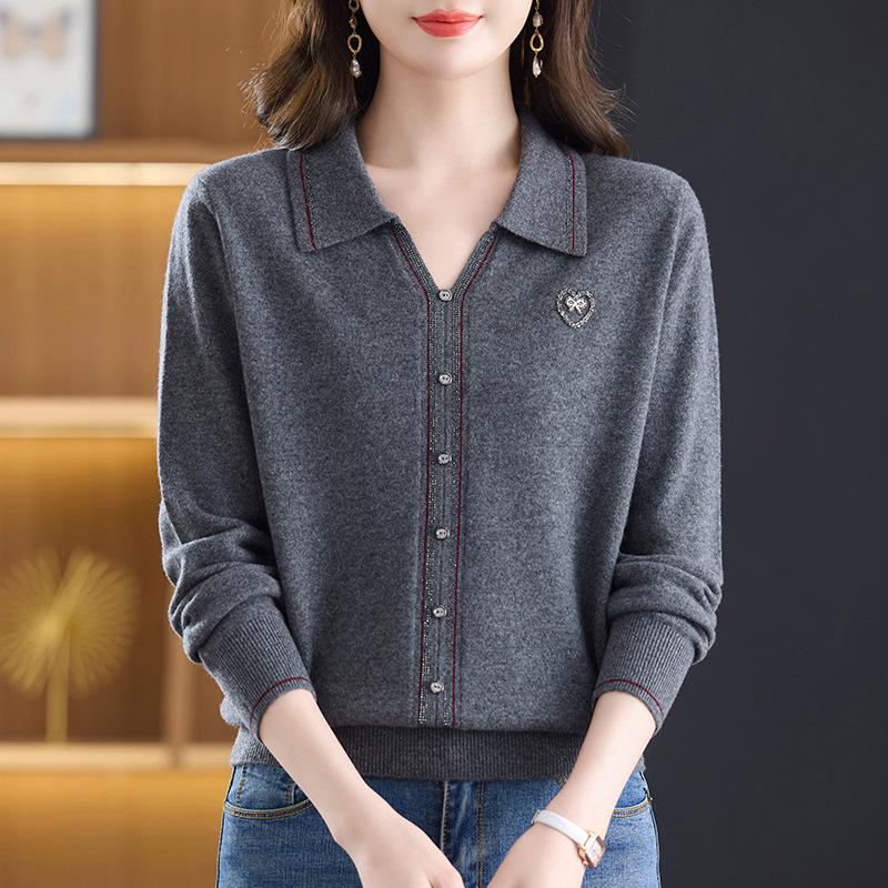 

Elegant Lapel 100% Pure Wool Knitwear for Women Over 50 - Autumn/Winter Collection 4XL (145-165 lbs)
