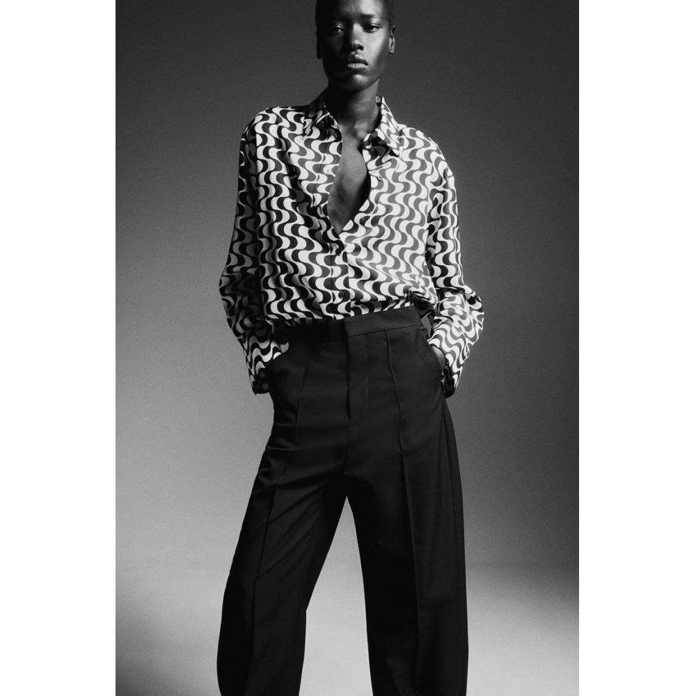 

Блуза из твила HM черная с узором