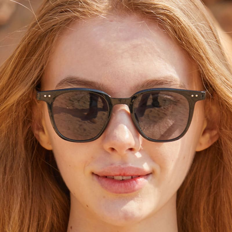 KOLEAT WOMEN Layered Horn-Rimmed Plain All-Black UV Protection Sunglasses [TMGBK]