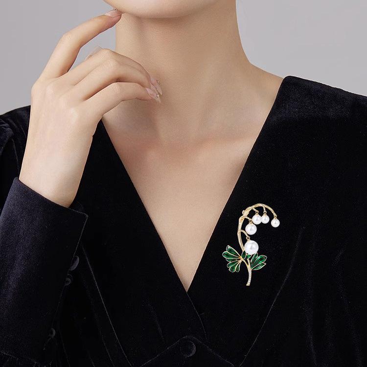 Klare Glockenorchidee Emaille Damen Literarisch Elegant Botanisches Accessoire Brosche