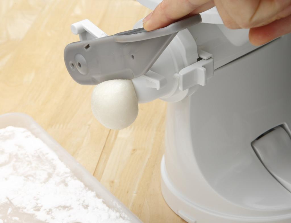 MK Seiko Mochi Round Cutter, Master, White, RMC-03W