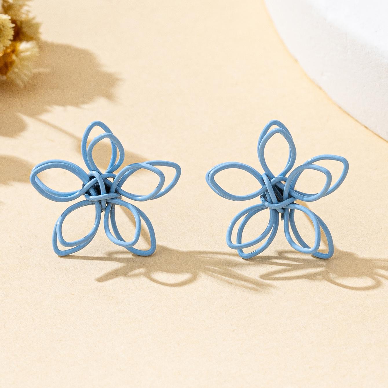

A Pair of Women s Earrings, Wire Flower Simple Earrings, Earrings in Various Colors to Choose From, Suitable for Daily Wear and Vacation Wear синій