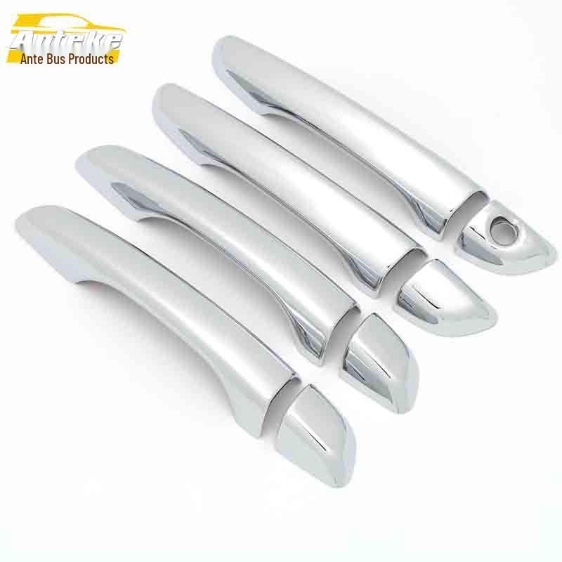 

17 Юэда Верна Набор декоративных накладок на дверные ручки: Хромированная накладка на подлокотник и наклейки с пряжкой для рукопожатия.