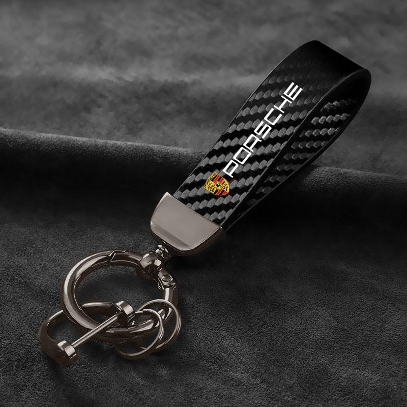 UQMW3 Leather Carbon Fiber Car Keychain Zinc Alloy Keyring For Porsche 911 718 Taycan Panamera Cayenne Macan Boxster Cayman Pajun 918