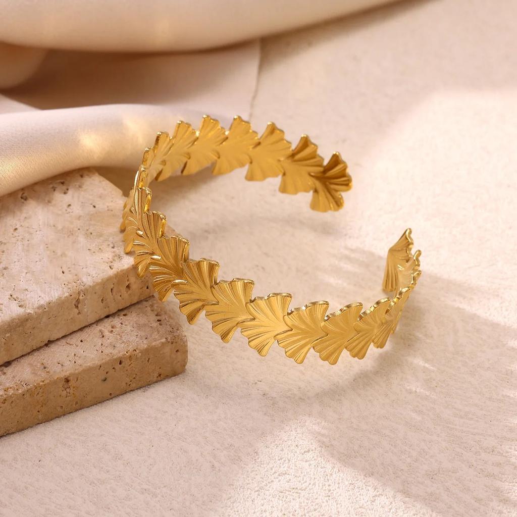 Vintage Ginkgo Leaf Bangle For Women Men 18K Gold Pated Stainless Steel Cuff Bracelets Femme Waterproof Luxury Jewelry