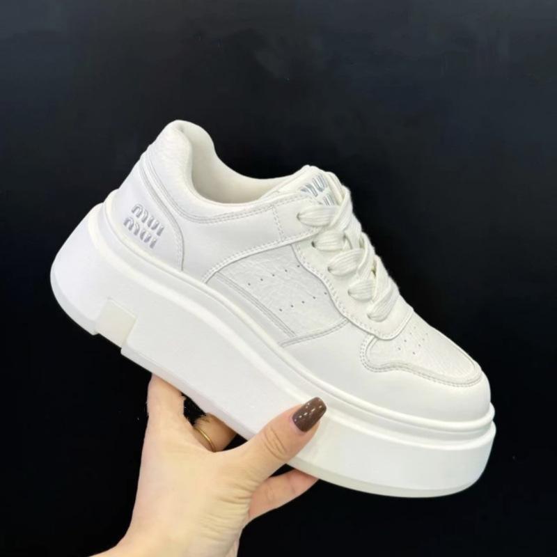 

Muffin sole little white shoes women s autumn leather thick sole heightening soft sole casual sports board shoes 35