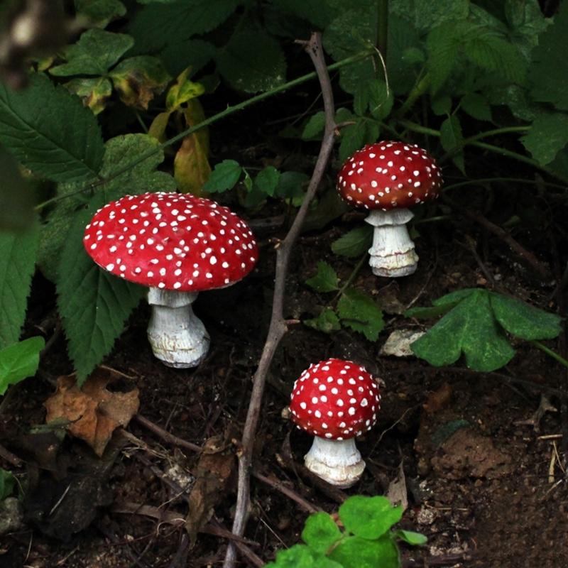 3pcs Artificial Mini Mushroom Model Luminous Garden Stakes Fairy Garden Plant Miniatures Terrarium Yard Signs Decoration