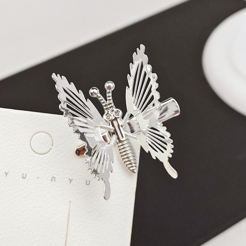 

Vintage Butterfly Tassel Hair Clip: Women s Beaded Ancient Style Hair Accessory for Bangs and Side Clips.