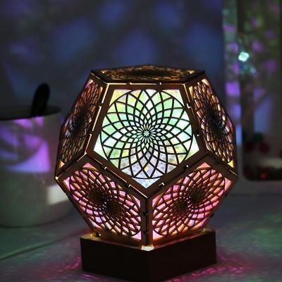 Böhmischer Stil LED-Bodenlampe, 3D-Projektionsbodenleuchte mit hohler USB-betriebener Nachtlampe, Sternlicht, Nachtlicht, Schlafzimmer-Dekoration