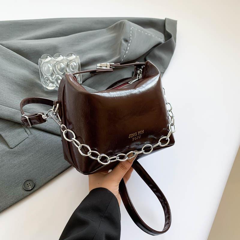 Stylish Minimalist 2024 Summer New Small Fashionable Shoulder Bag For Women In Black White Brown Silver