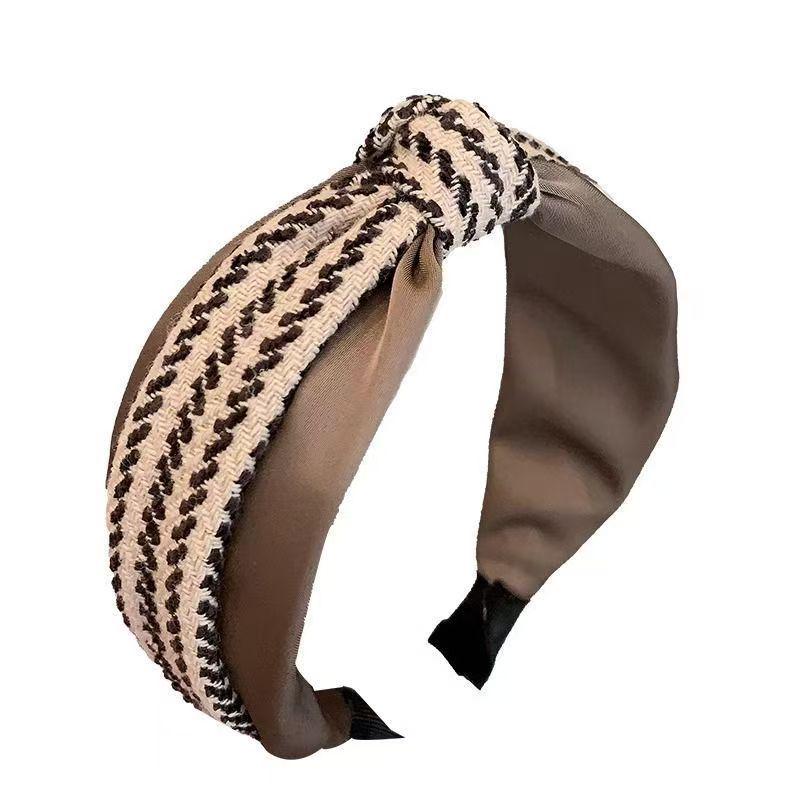 Luxury Autumn/Winter Hairband for Women - Elegant Wide-Brimmed Skull Top Clip for Hair & Face Wash.