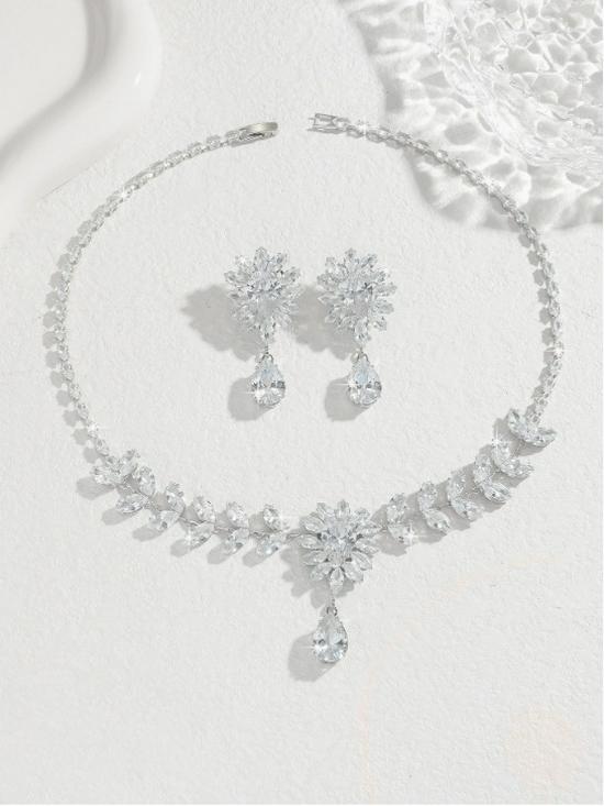 Elegant Bride Jewelry Set: European & American Necklace & Earrings for Evening Gowns