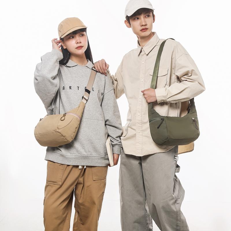 Lightweight Messenger Bag Nylon Bag Student Commuter Mobile Phone Bag Couple Bag