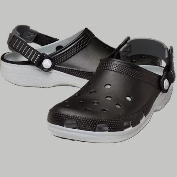 

Crocs Classic Turbo Clog Black 211287 001 250 (M6W8)