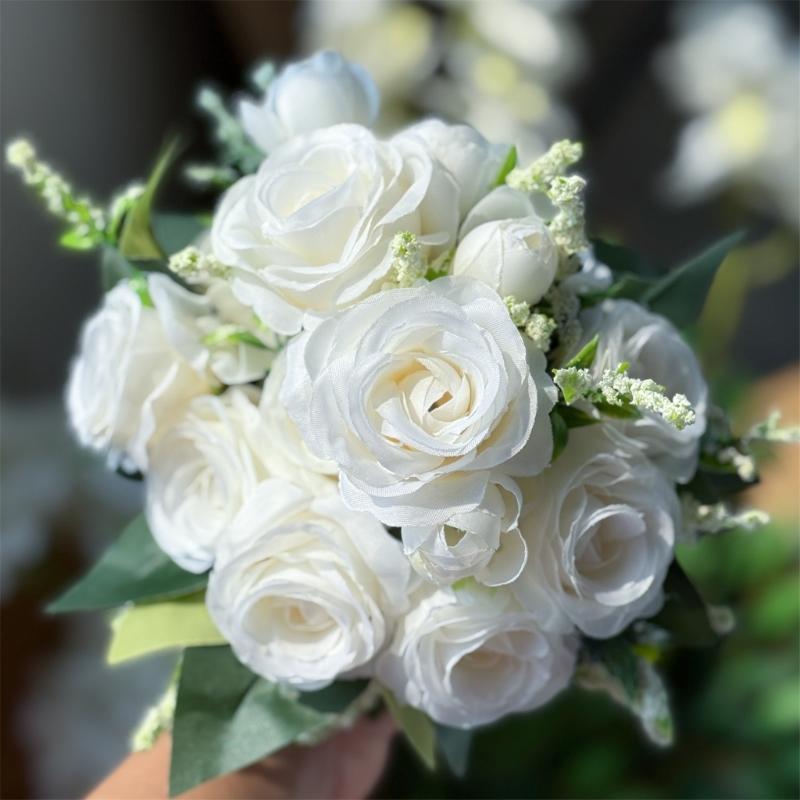 Durability Bridal Bouquet Light Weight Bouquet Handheld Silk Flower Bouquet for Outdoor Wedding Event