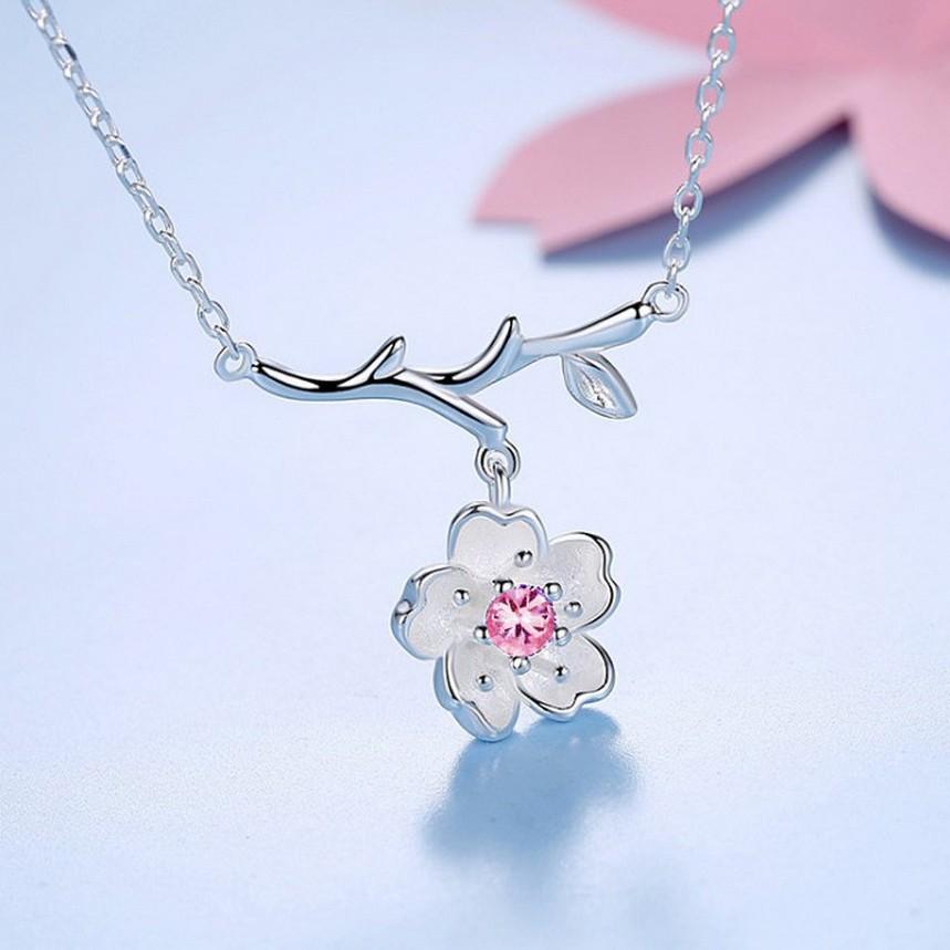 Sakura Necklace Women's Japanese and Korean Simple Floral Collarbone Chain