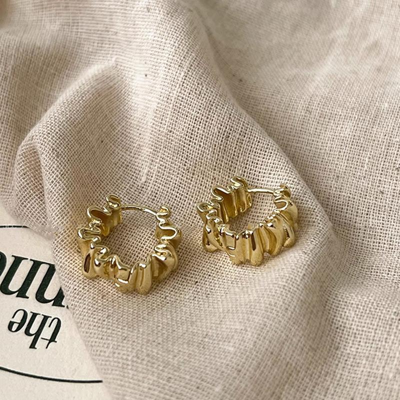 

Модные ретро серьги с плиссировкой в виде неправильной волны, нейтральные, персонализированные и простые повседневные ювелирные подарки золотой