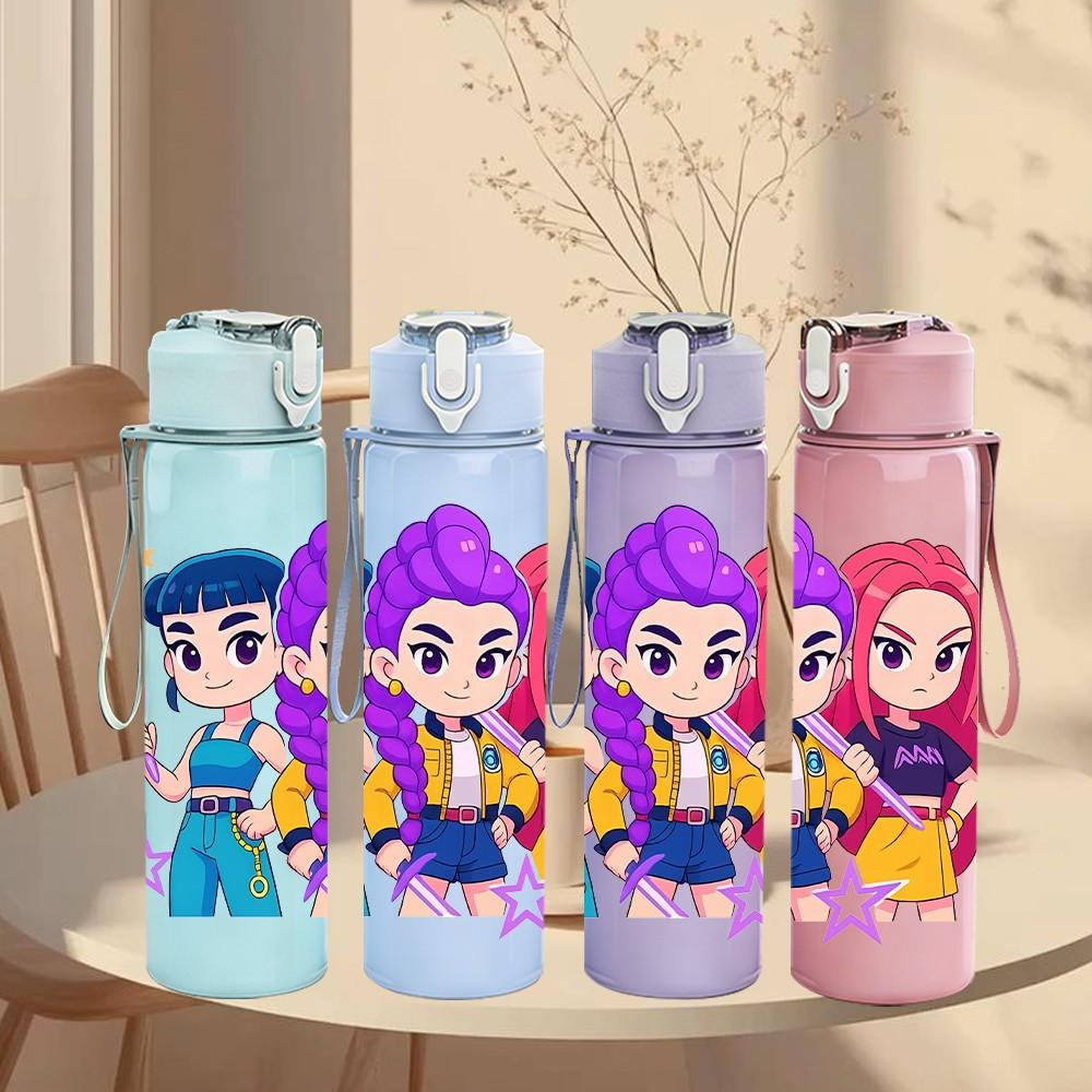 1PC Fashion Colorful Girl Group 750ml Color Plastic Sports Water Bottle Leakproof Flip Straw Lid Suitable for Sports Office Home Use