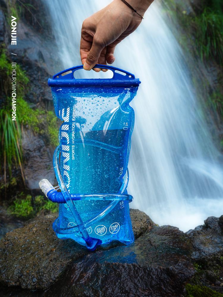 

Aonije Portable Outdoor Hydration Pack for Running, Hiking, and Mountaineering 1L сапфірове скло синього кольору кольору