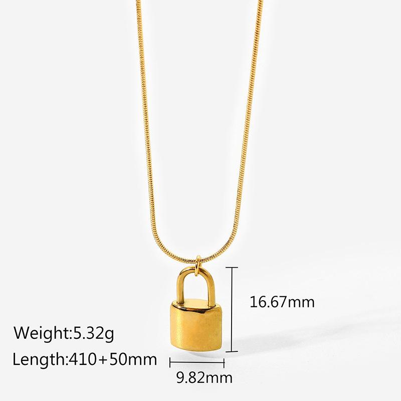 

Новая металлическая цепочка на ключицу, змейка, титановая сталь, покрытая 18-каратным золотом, мягкий хрящ, маленький золотой замок, кулон на ожерелье золотой