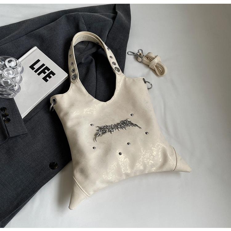 Large-capacity commuter underarm big bag women's 2025 new trendy fashion shoulder bag popular messenger tote bag