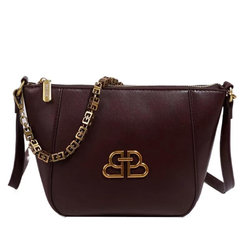 

Gulos Retro Chain Dumpling Bag Simple And Fashionable Commuter Portable Shoulder Oblique Span темно-коричневого