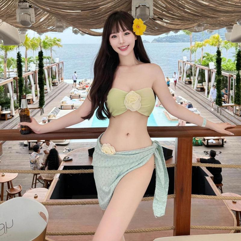 New Ins Blogger Sexy Tube Top Bikini Split Skirt Three-piece Swimsuit Pure Desire Island Vacation