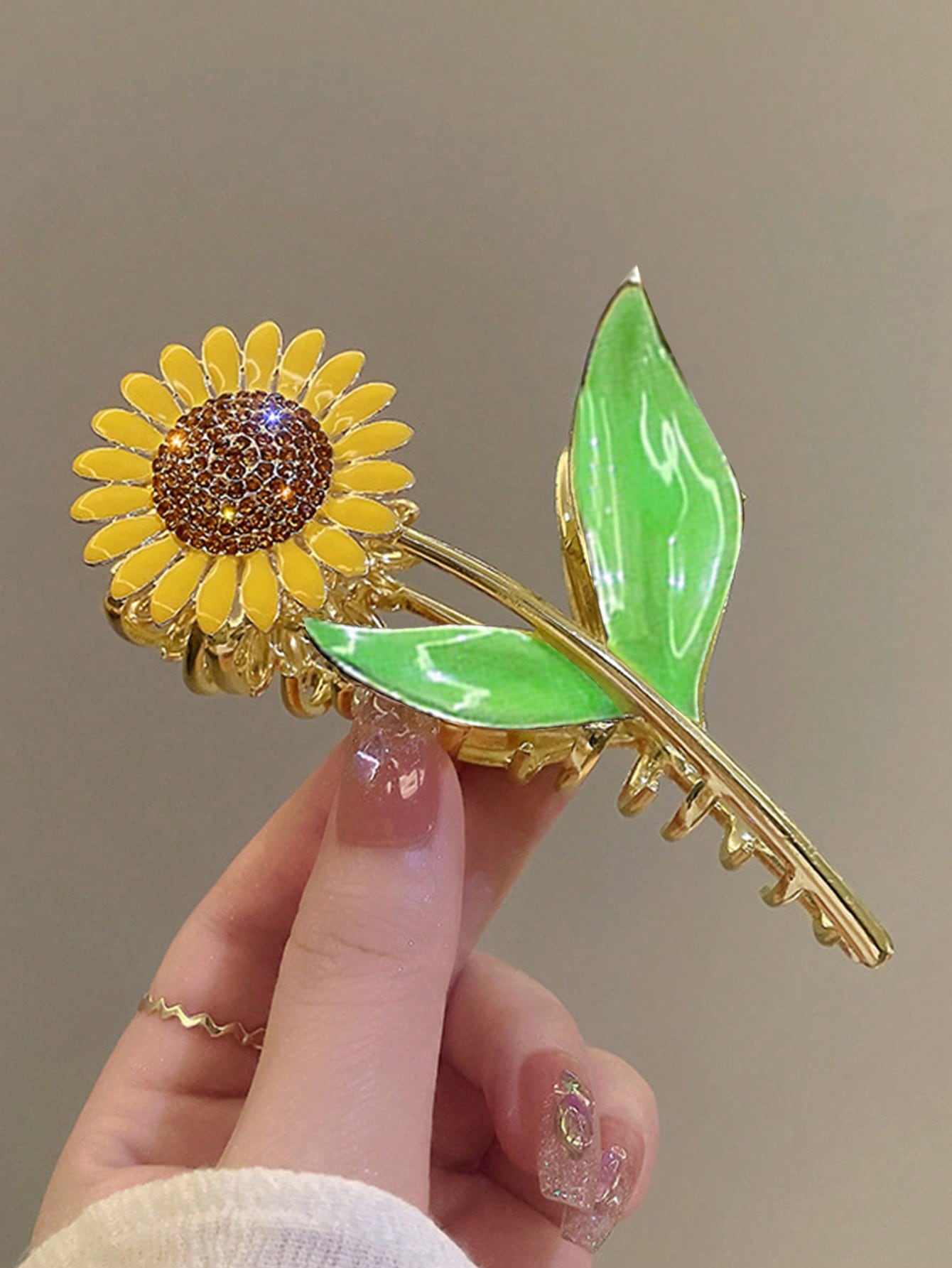 

1 Pcs Fashion Exquisite Simulation Sunflower Hair Claws Women Girls Party Hair Accessories