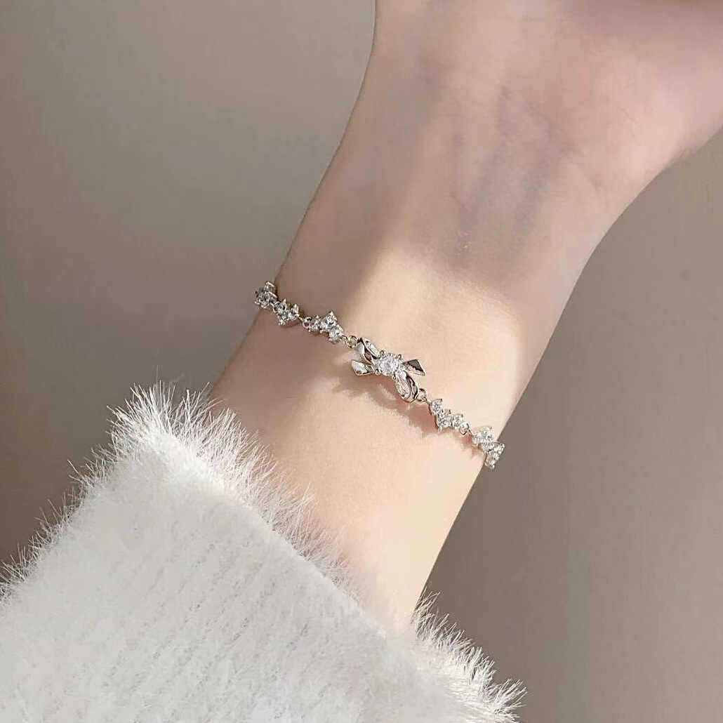 

Браслет с бантом Love, женская мода, легкая роскошь, ниша, изысканные украшения Ins Wind Flash Diamond Hand Jewelry