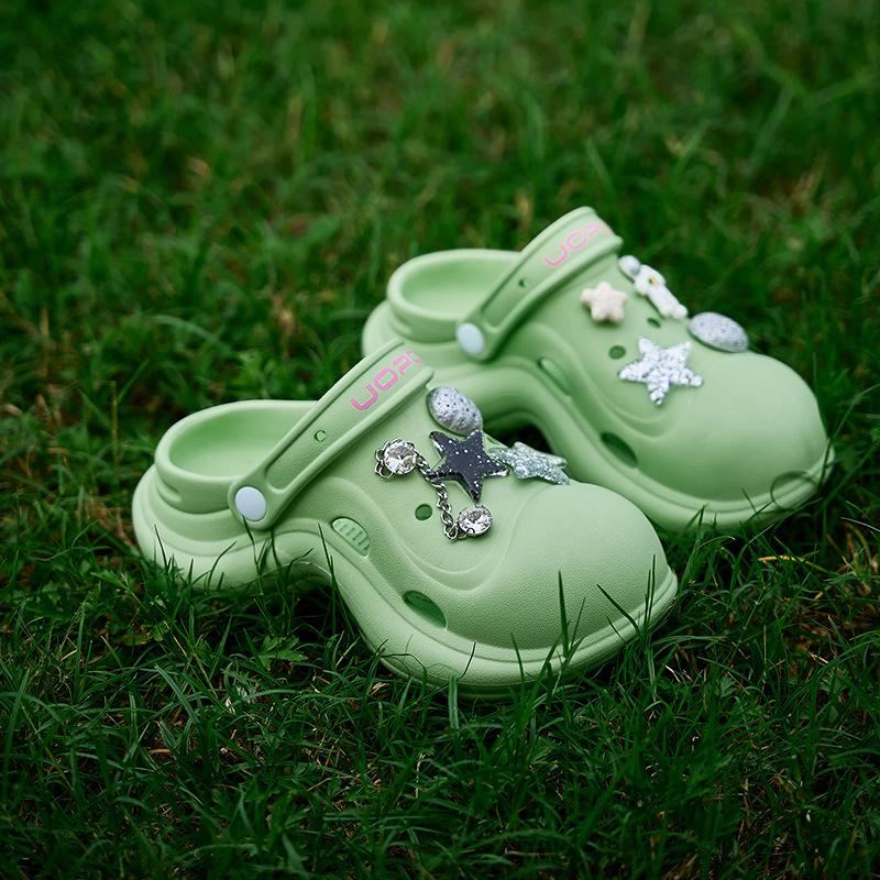 Lochschuhe, Damen neuer Sommer-Außenbereich rutschfest, desodorierend, kühle Hausschuhe, atmungsaktive und erhöhte dicksohlige Bag-Head-Hausschuhe