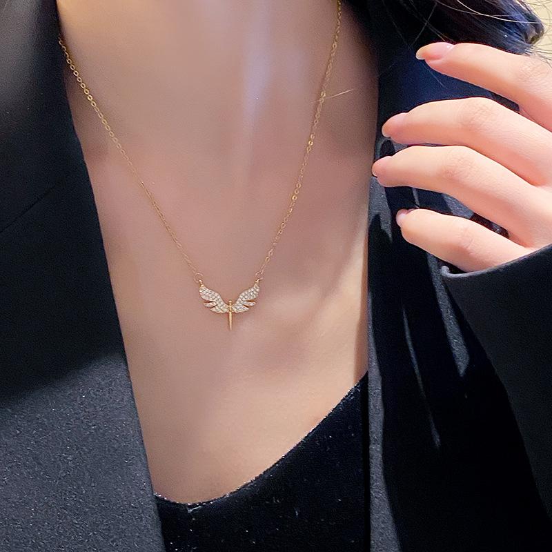 [Full Diamond Wing Sword Pendant Titanium Steel Necklace Trendy Versatile Fashion Jewelry for Women]