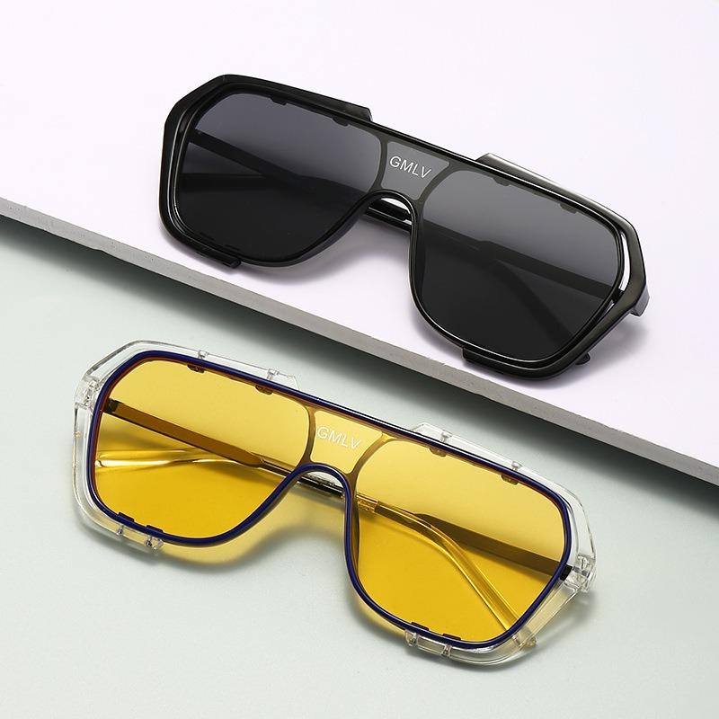 New Large Frames Square Sunglasses Female's Designer Fashion Sun Spectacles Female Outdoor Travel Eye Spectacles UV 400 Protection Oculos De Sol