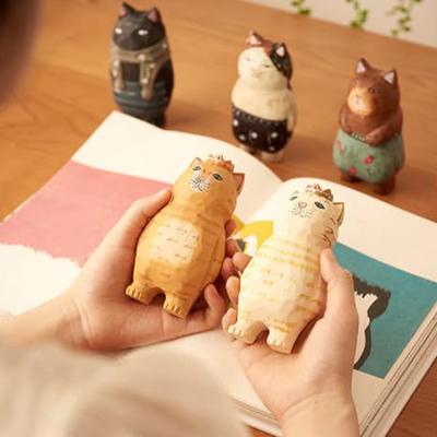 Handmade Cute Cat Wood Carving Ornaments Painted Wooden Cat Figurines Desktop Decoration Lucky Cat Sculpture Desk Decor