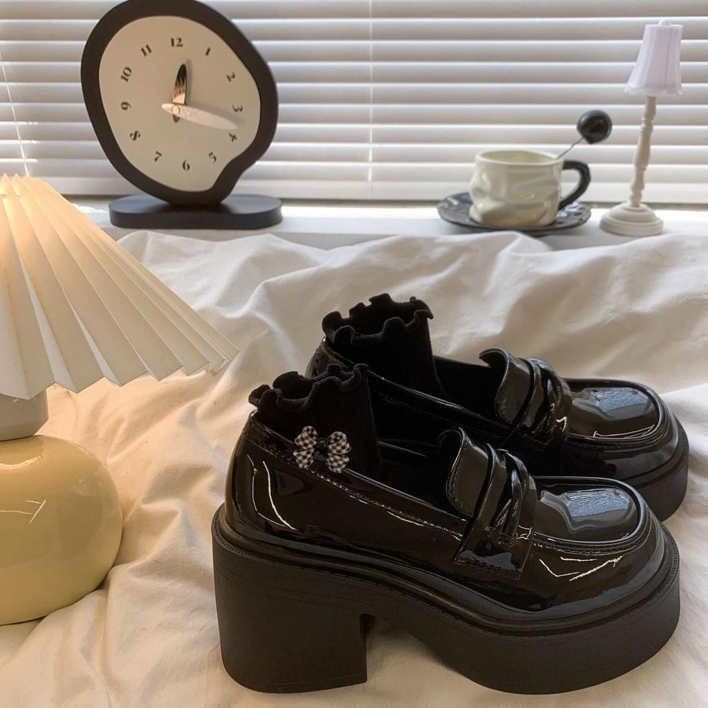 2025 new spring and autumn versatile small man increases height with one pedal loafer single shoes black thick heel thick sole small leather shoes