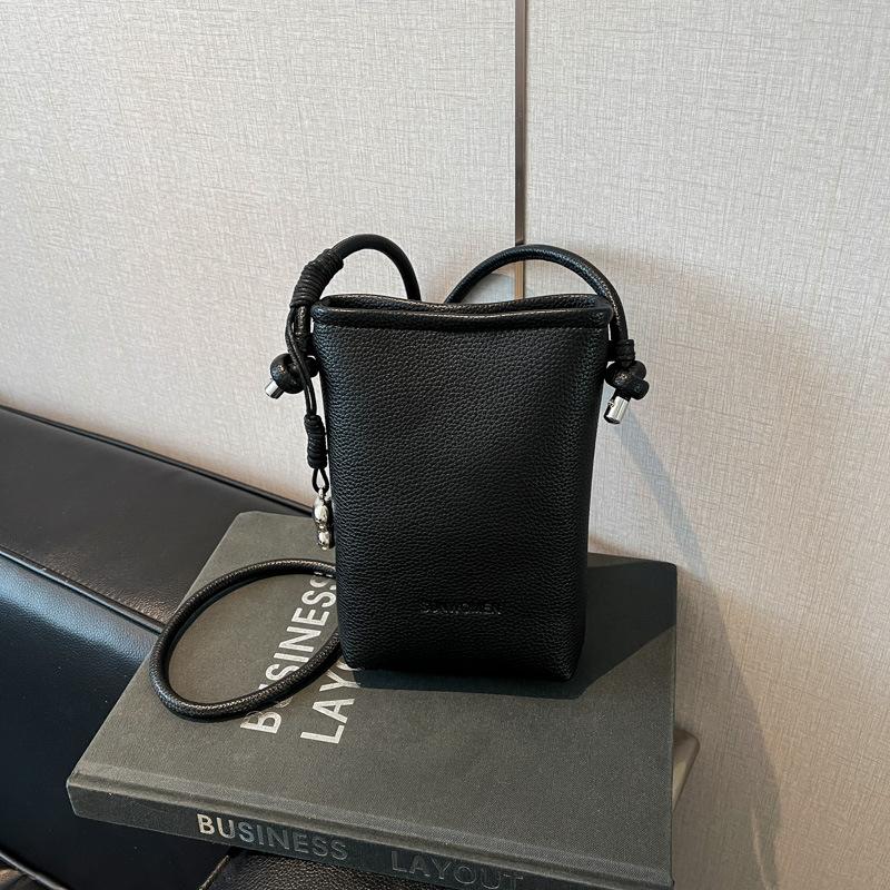 Stylish and simple small bag women's new summer versatile messenger bag exquisite bucket bag