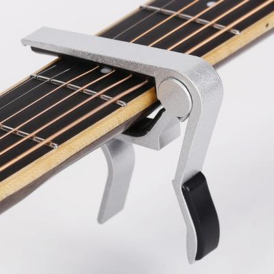 Capotasto per Chitarra Acustica ed Elettrica Universale Morsetto per Chitarra a 6 Corde Capotasto in Metallo per Ukulele per Basso Mandolino Banjo