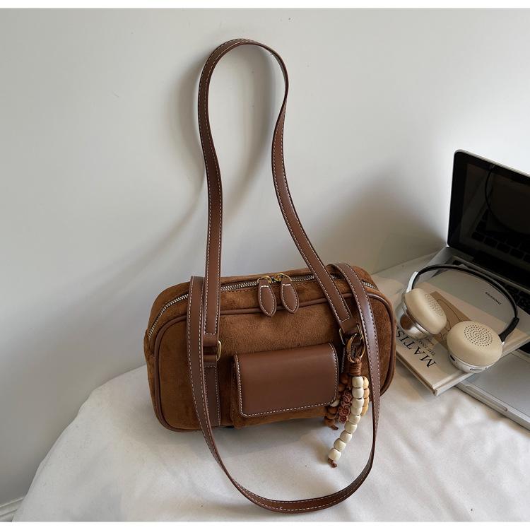 

2025 осінь та зима корейська замша модна універсальна сумка-боулінг жіноча великої місткості однокамерна сумка під пахву