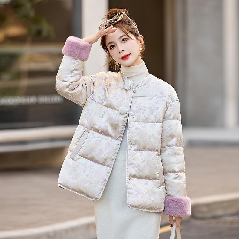 

Женская зимняя пуховая куртка с цветочным принтом и круглым вырезом - Маленький ароматный стиль RS1097 S фиолетовый