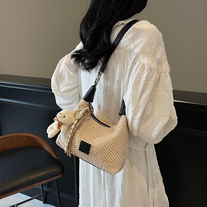 Woven Straw Bag Women's 2025 New Summer Niche Design Messenger Bag Versatile High-end Portable Dumpling Bag