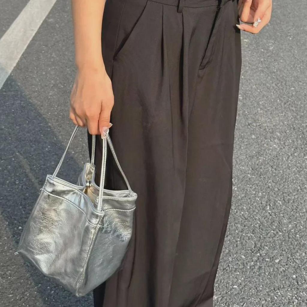 2025 Spring/Summer Women's Silver Leather Lunch Handbag – Small Square & Vegetable Basket Design