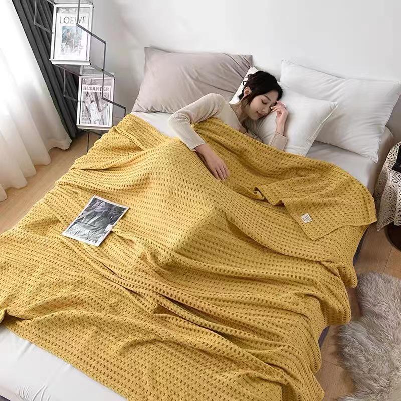 Waffle Weave Skin-Friendly Breathable Office Air Conditioning Nap Blanket