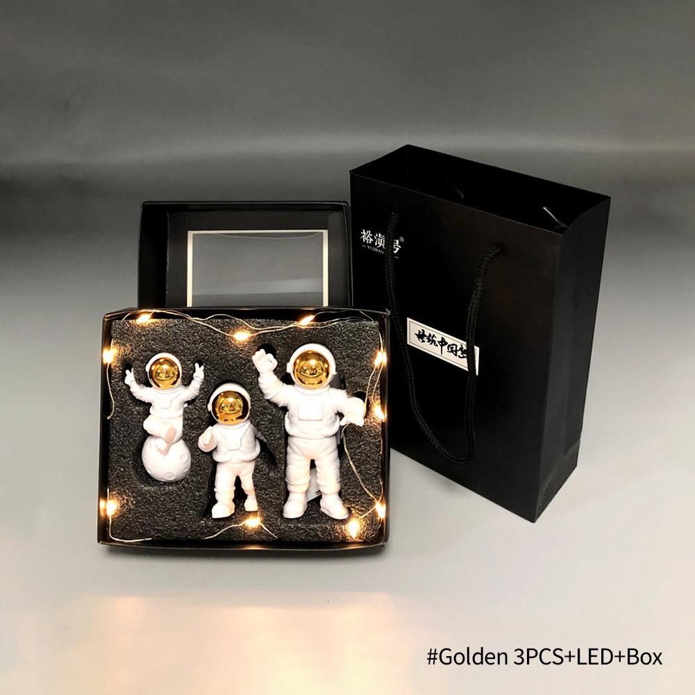 3Pc Astronaut Decor Action Figures and Moon Home Decor Resin Astronaut Statue Room Office Desktop Decoration Presents Boy Gift