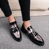 Mode Mode Goldene Herren Casual Slipper Quasten Lackleder Loafer Dicke Sohle Elevator Schuhe Herren Partyschuhe Business Schuhe Brogue
