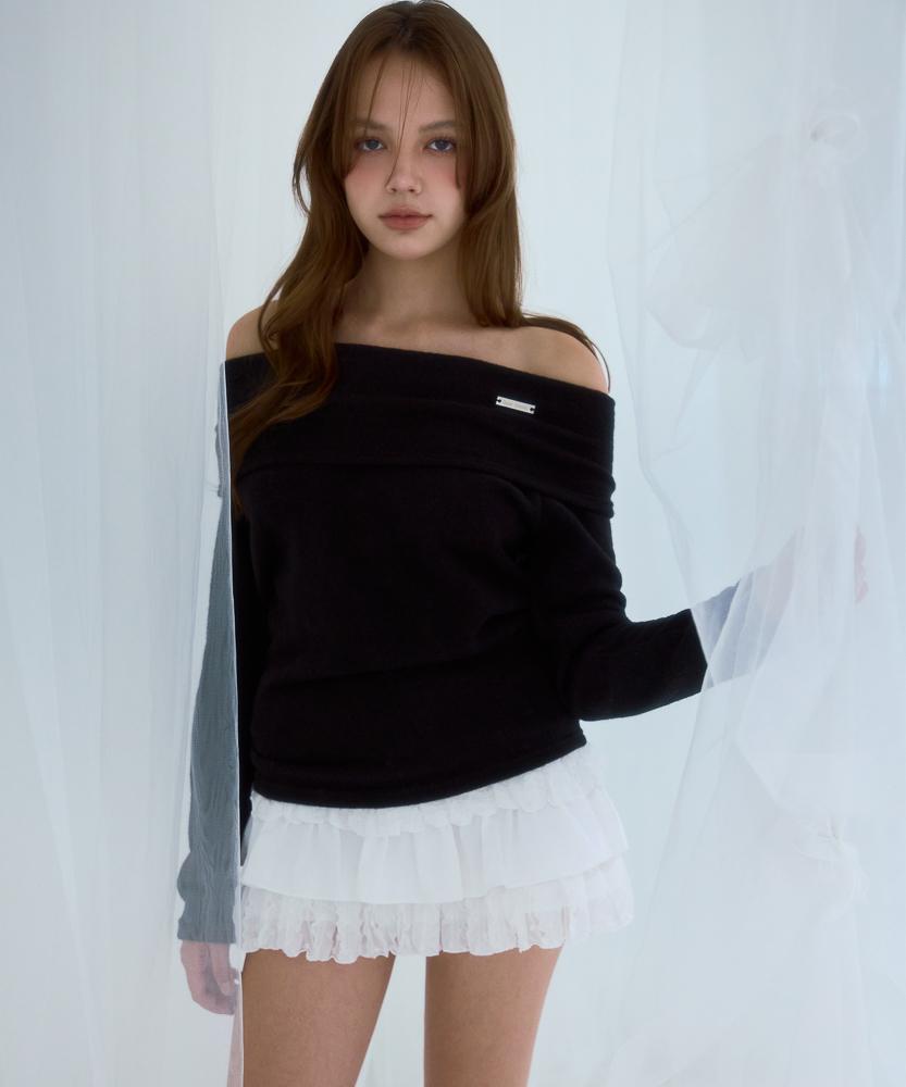 ROSEFRANTZ Wool Off Shoulder Knit [Black]