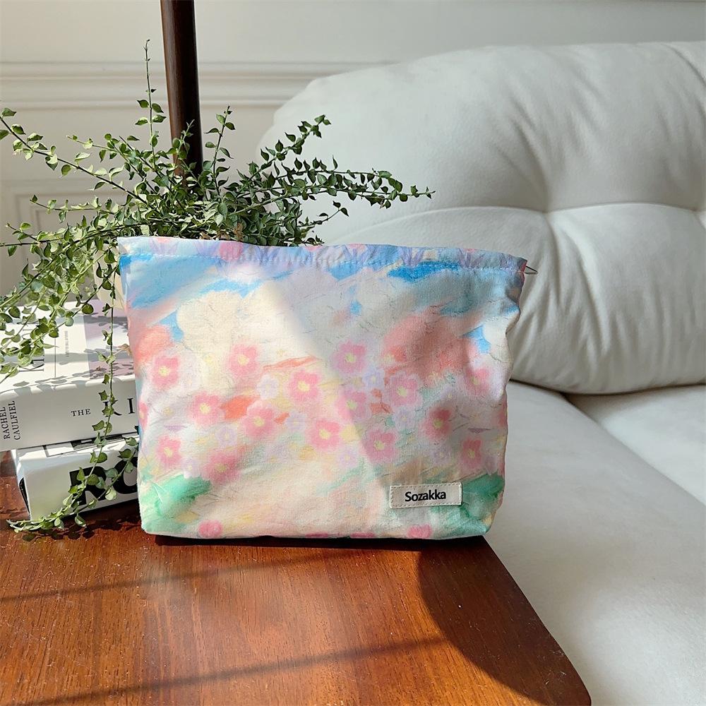 Charming Ladies Trendy Flower Pattern Cosmetic Pouch Portable Clutch Makeup Bag