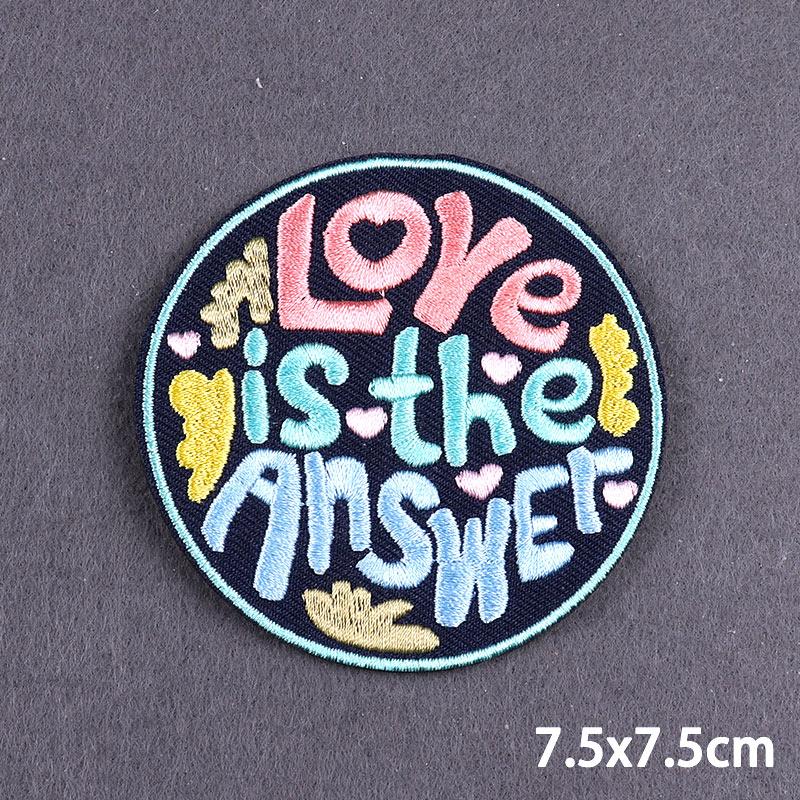 Outdoor Iron On Patches For Clothes Rainbow Heart Embroidered Patches For Clothing Thermoadhesive Patches On Clothes Stripe DIY