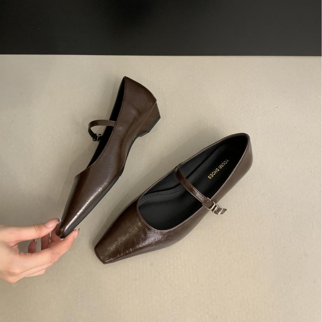 French evening breeze temperament commuter single shoes girl 2025 autumn new Korean version fairy thick low heel Mary Jane small leather shoes