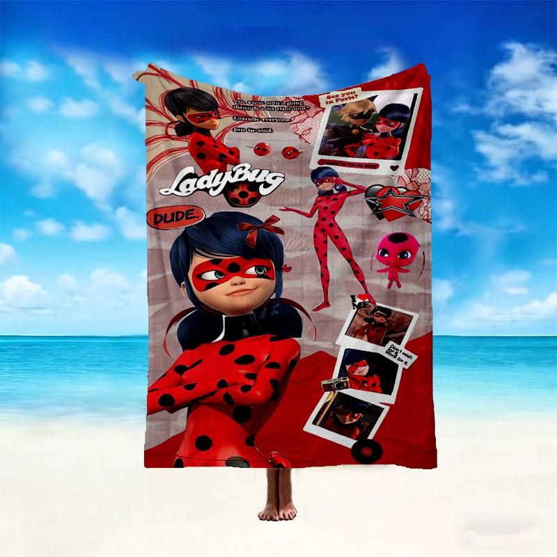 Coperta con Fantasia Coccinella, Coperta Accogliente per il Comfort in Tutte le Stagioni su Divani, Letti, Ufficio, Auto, Campeggio e Viaggi