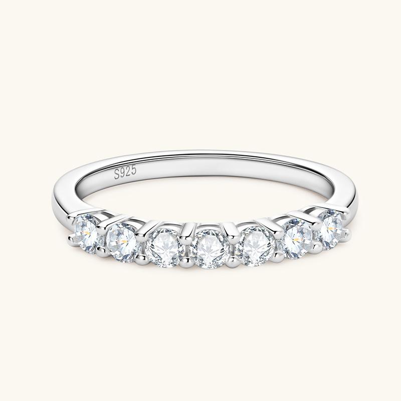 

Silvere Glam A Trendy And Cool Moissanite Ring With A Light Luxury And Niche Design. The 925 Sterling Silver Seven-star Ring Does Not Fade 4.5 Meihao белый